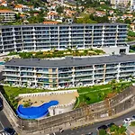 Golden View Pools, Parking & Comfort Apartmán