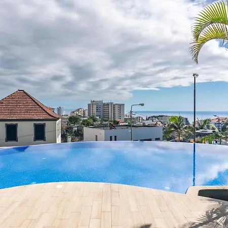 Golden View Апартаменты *